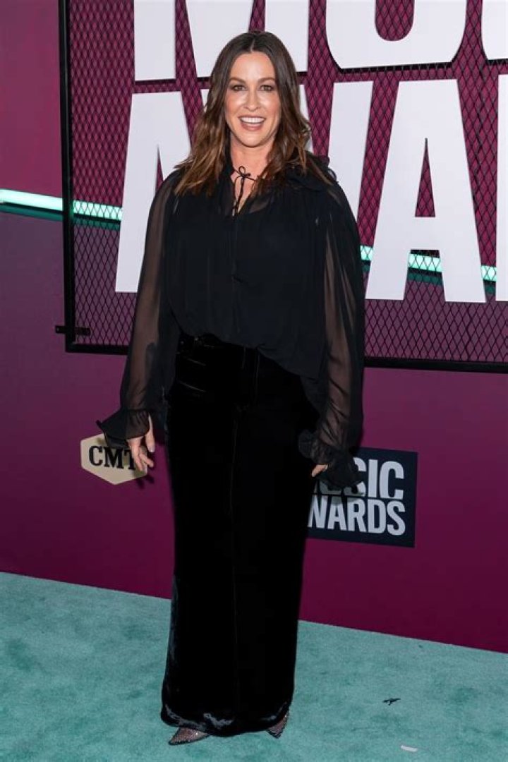 Alanis Morissette Net Worth: A Comprehensive Look at Her Wealth and Career